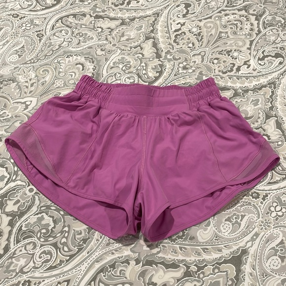 lululemon athletica Pants - Lululemon Hottie Hot low rise purple shorts. Size 2. EUC